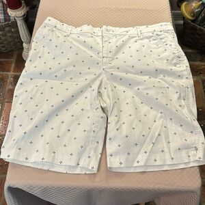 Mid Rise Shorts by intro Stretch Size 14
